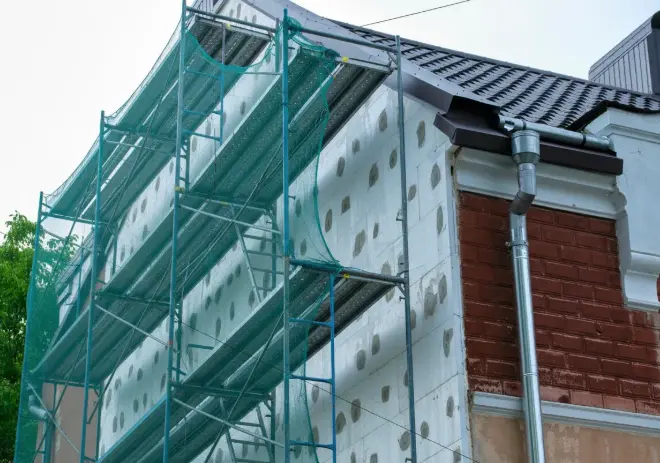 Chantier d'isolation thermique par l'extérieur en Normandie